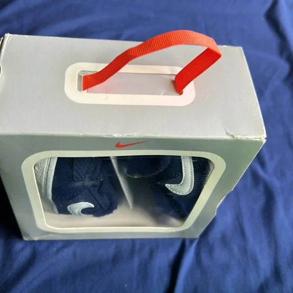 Nike sneakers - Picture 6 of 6